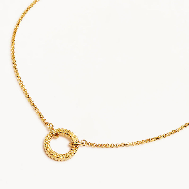 Intertwined Annex Link Necklace